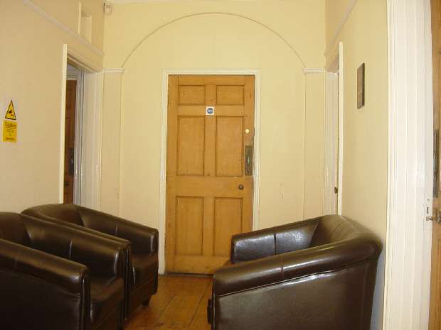 Landing doors